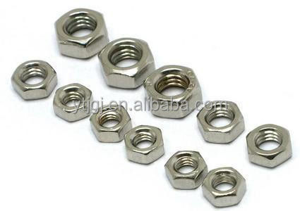 DIN933/931 Boulons hexagonaux avec écrous et rouleaux Grade 4.8/6.8/8.8/10.9 10mm-300mm