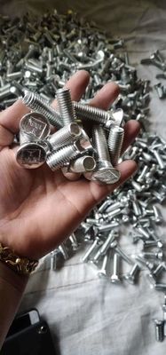 Améliorez la durabilité de votre bâtiment avec le boulon à charrue carré en acier anti-enfoncement DIN605