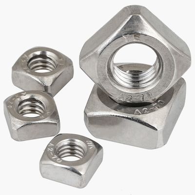 Métrique M3-M12 304 en acier inoxydable Noix de soudage à quatre coins DIN928 Fermeture de soudage à pas de haute résistance