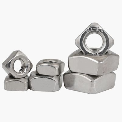 Métrique M3-M12 304 en acier inoxydable Noix de soudage à quatre coins DIN928 Fermeture de soudage à pas de haute résistance