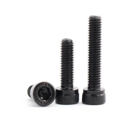 Grade 4.8/8.8/10.9/12.9 Boulure à tête cylindrique à vis hexagonale noire DIN912 pour M6-M36