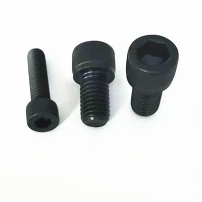 Grade 10.9 DIN912 Boulons à demi-dent Hexagonal avec tête de tasse cylindrique de résistance